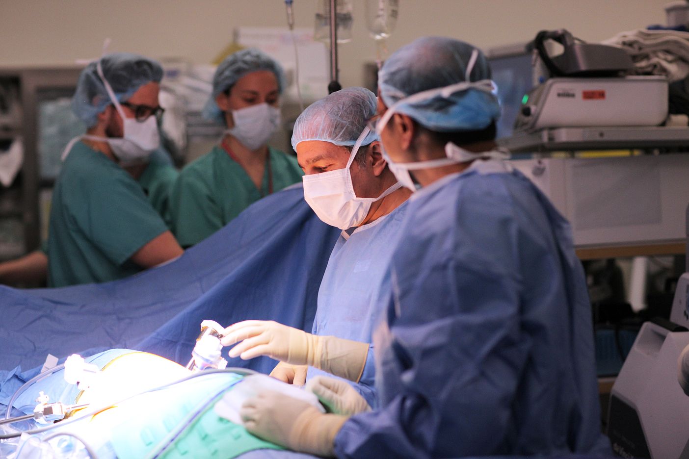 Nassir Altorki, M.D. team in surgery.